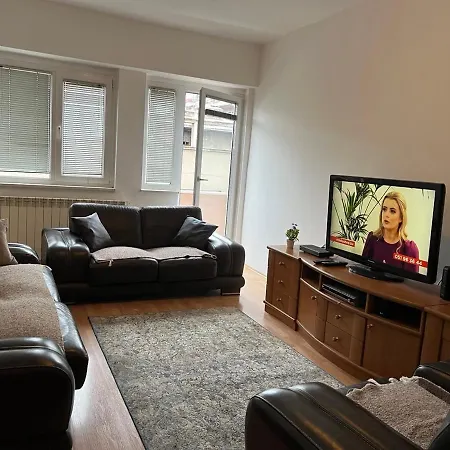 Homy In Center Marijin Dvor 아파트