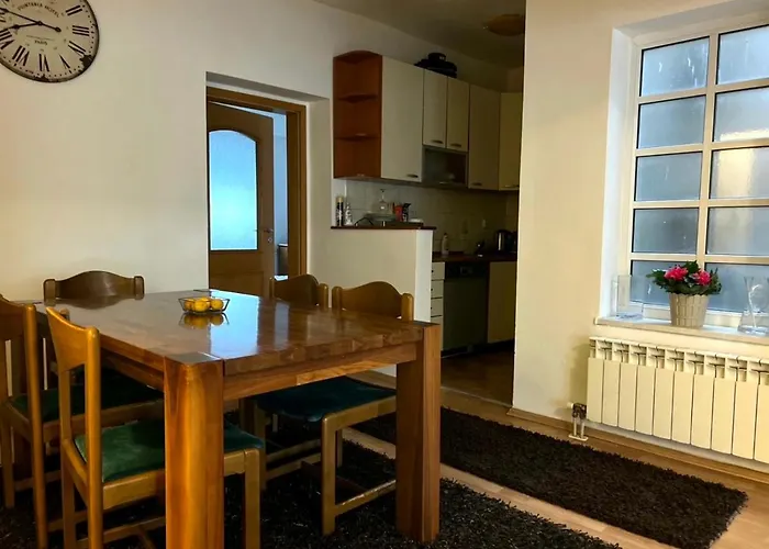 Homy In Center Marijin Dvor Lägenhet